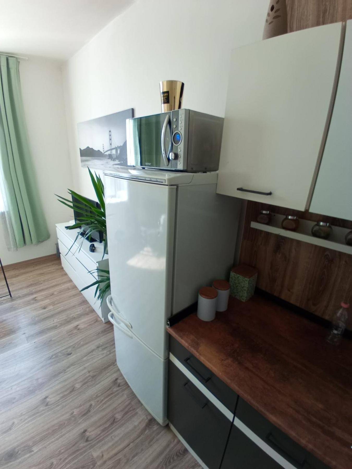 Rovao Apartment, 1-2 Guests, Free Parking & Wifi, 30Min From Downtown Rovinka Eksteriør billede